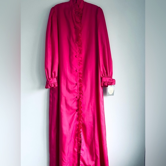 Dior Other - Dead stock Vintage Christian Dior fuchsia dressing gown (sleepwear/nightgown).